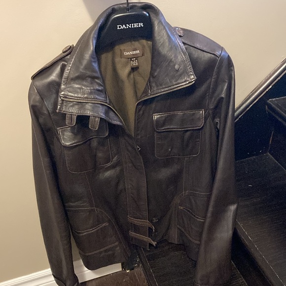 Danier Leather jacket beautiful soft leather dark brown size medium - Picture 7 of 11
